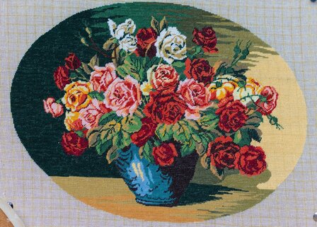 Vase with roses / Vas cu trandafiri